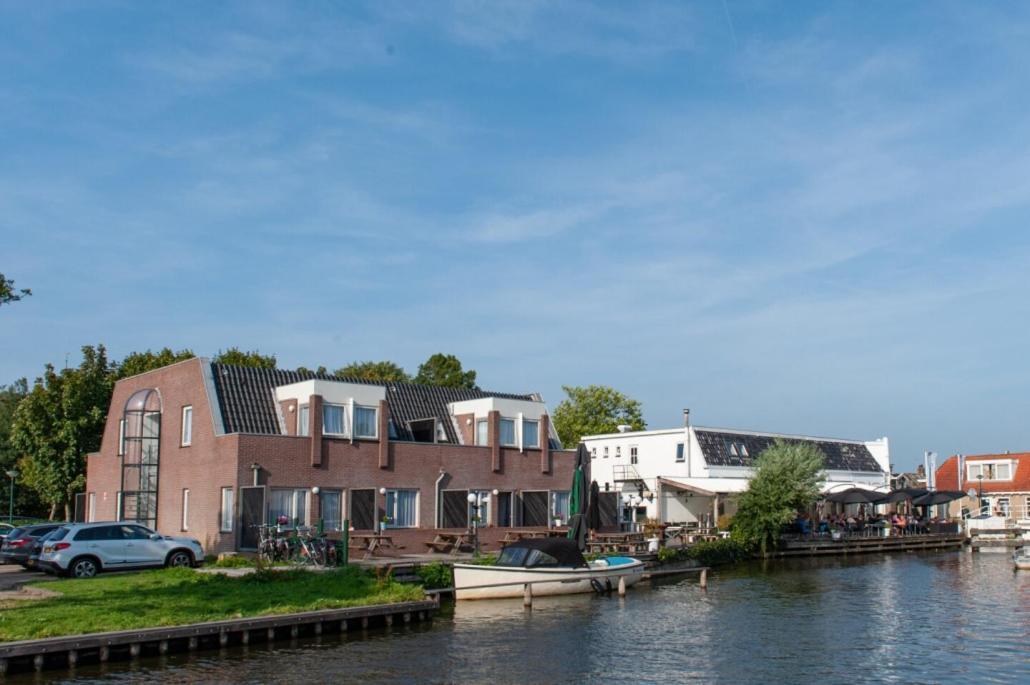 De Watersport Heeg Hotell Exteriör bild