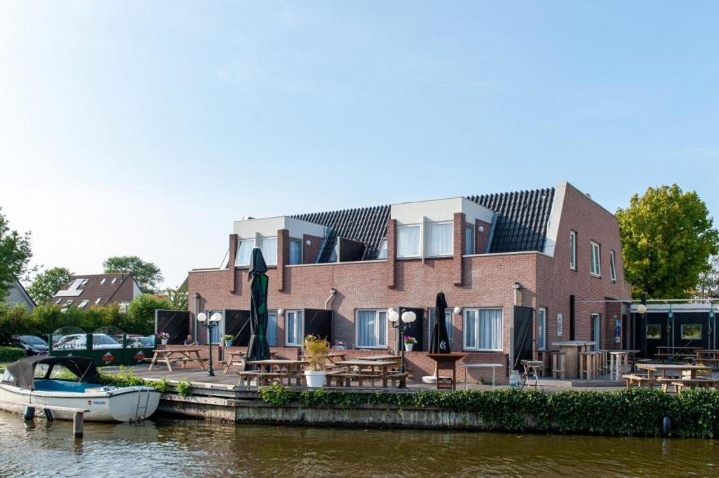 De Watersport Heeg Hotell Exteriör bild